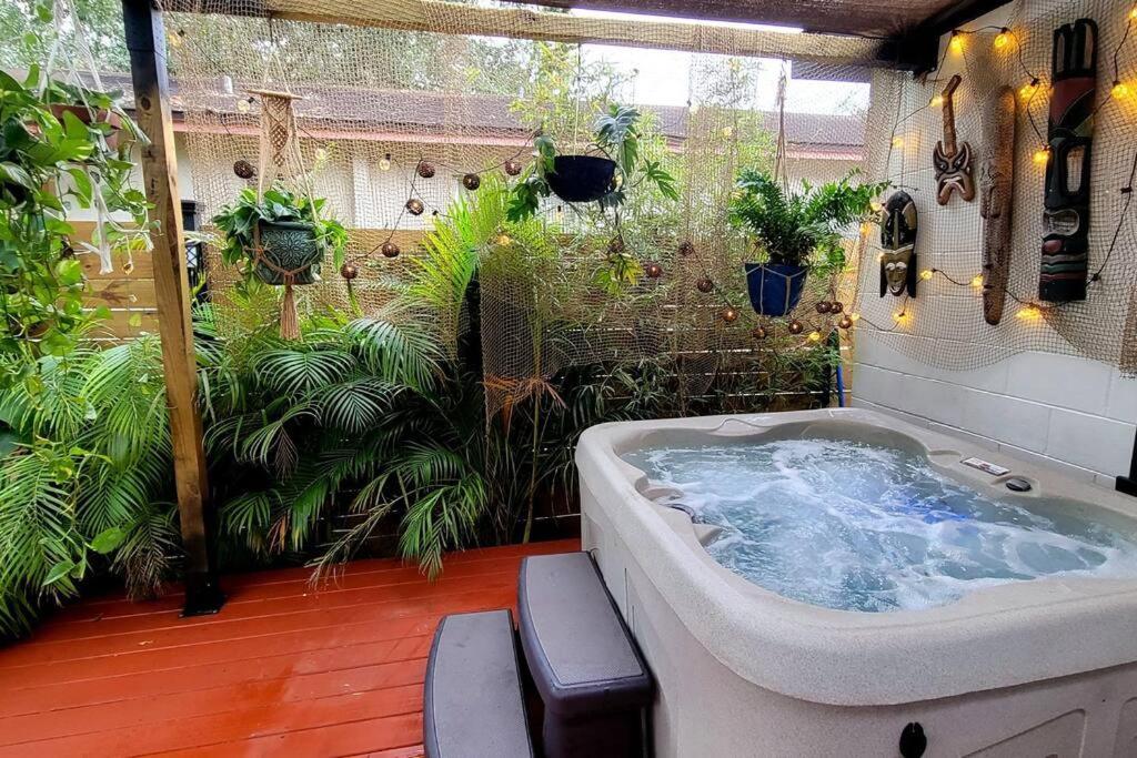 Вилла Cozy Af Jungle-House Hideaway Тампа Экстерьер фото